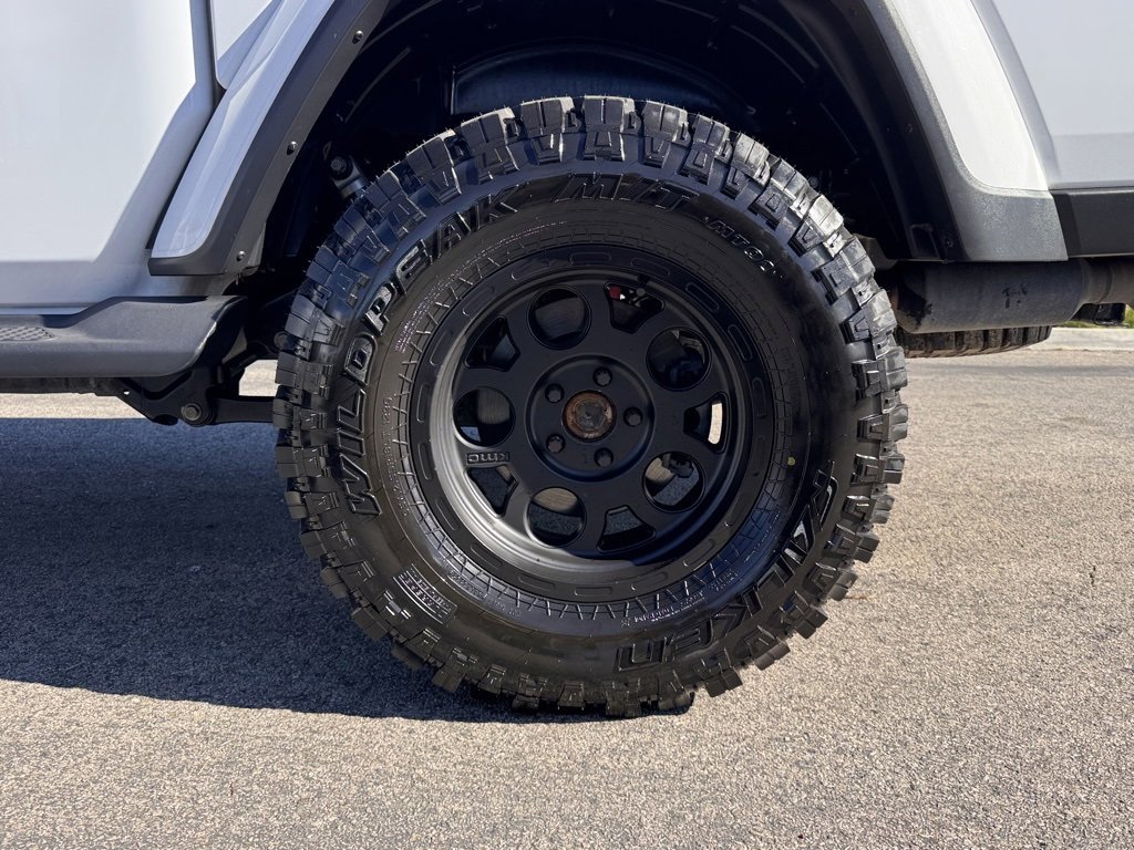 Used 2020 Jeep Gladiator Overland image 14