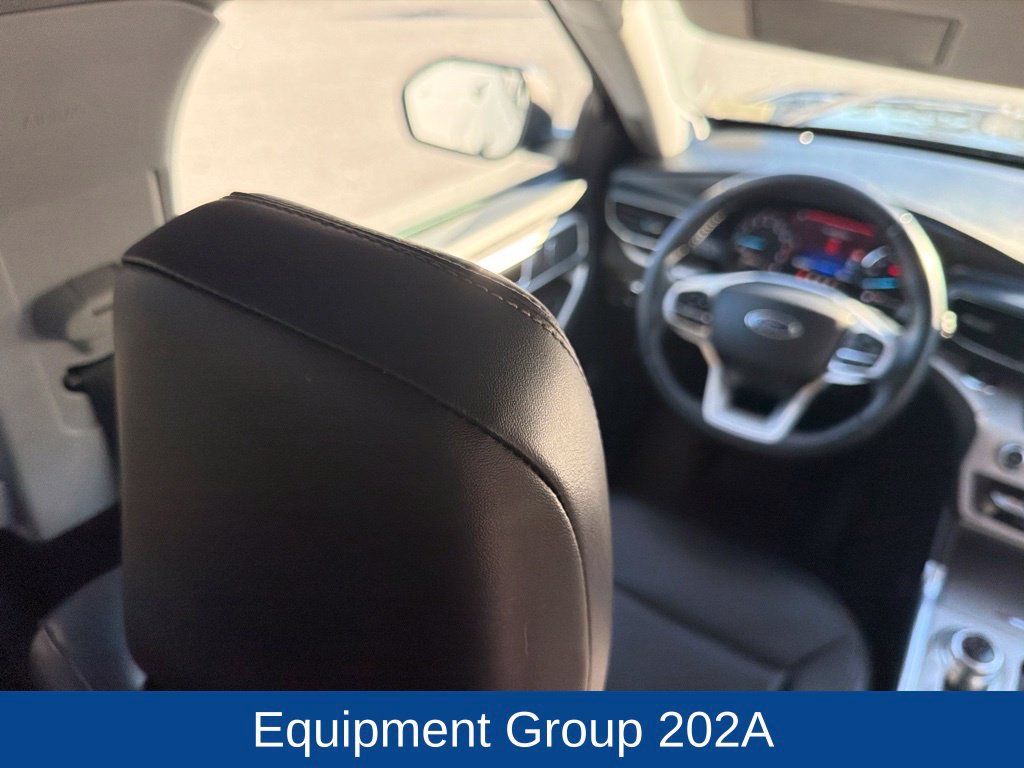 Certified 2022 Ford Explorer XLT w/ Equipment Group 202A RWD image 18