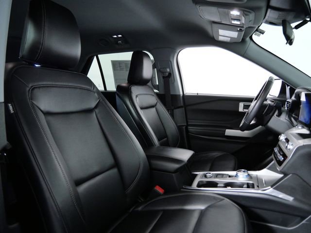 Certified 2020 Ford Explorer XLT w/ Equipment Group 202A image 11