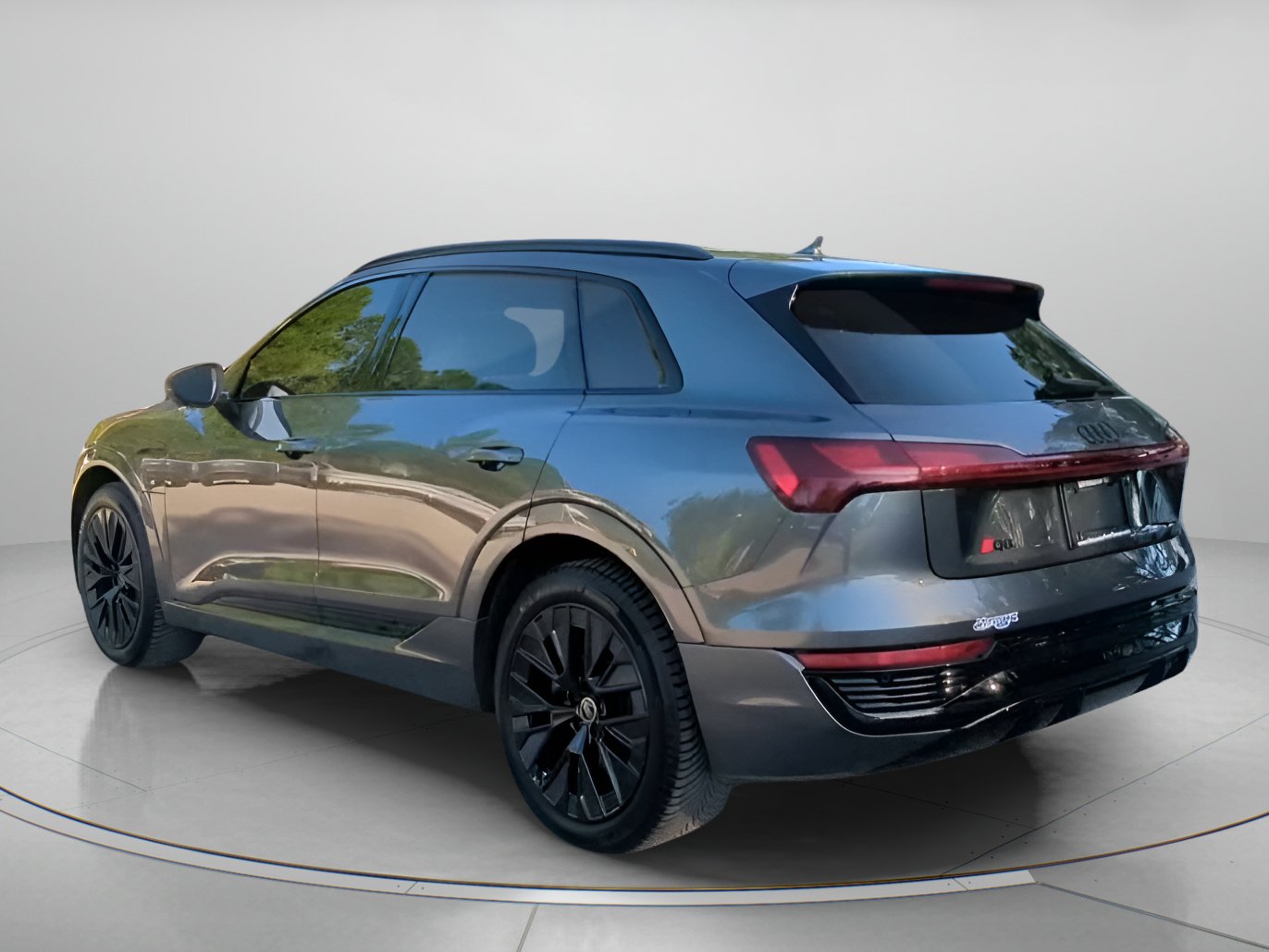 Used 2024 Audi Q8 e-tron Prestige AWD/4WD image 20