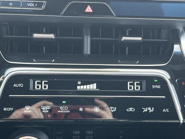 Used 2023 Toyota Venza XLE image 23