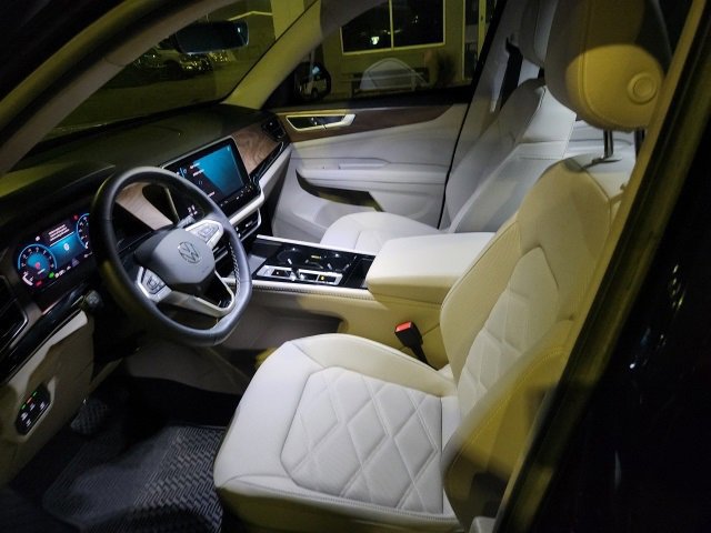 Used 2024 Volkswagen Atlas SE image 11