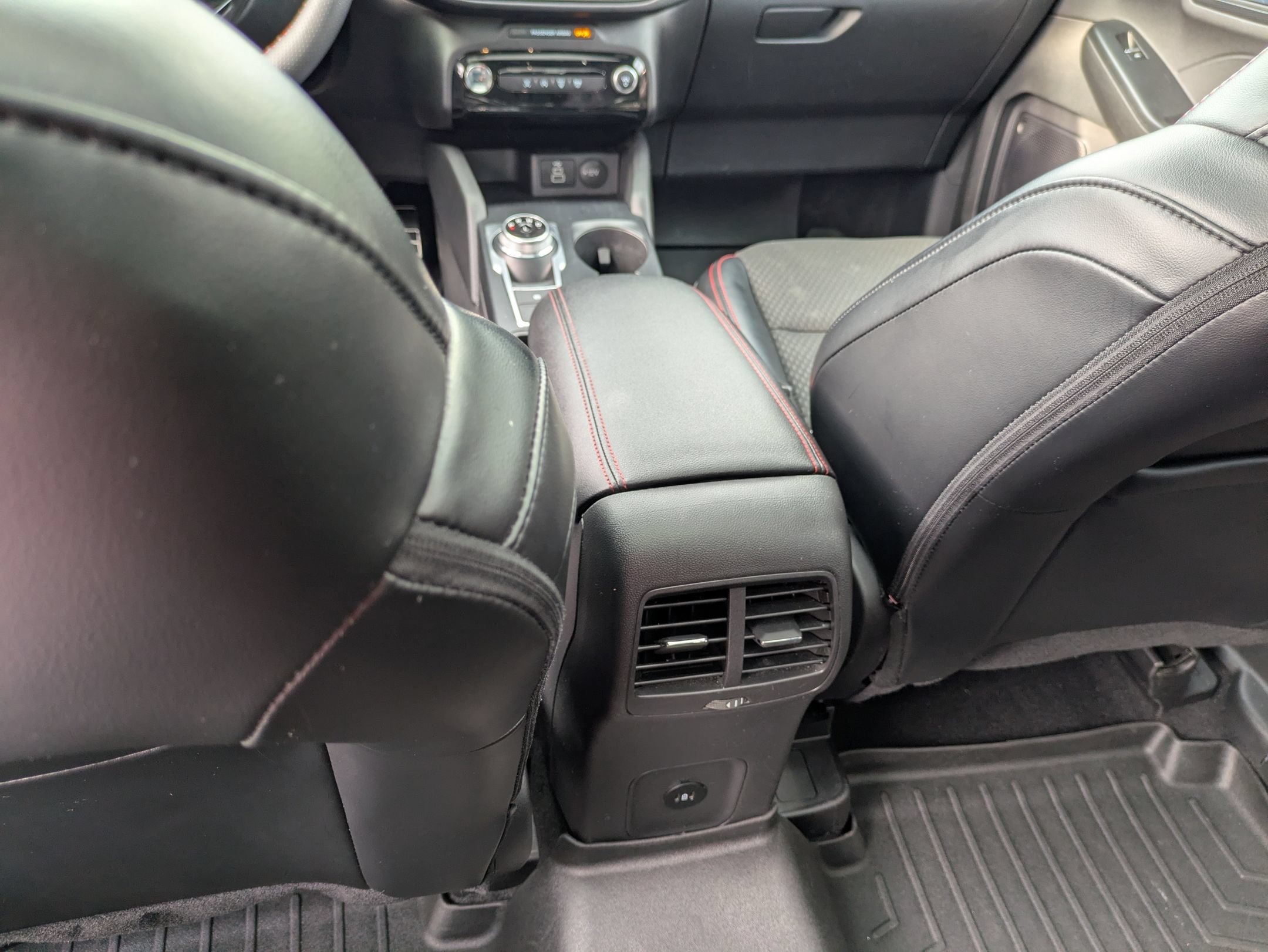 Certified 2024 Ford Escape ST-Line w/ Tech Pack #1 AWD/4WD image 32