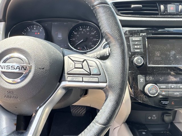 Used 2022 Nissan Rogue Sport SV w/ Technology Package FWD image 25