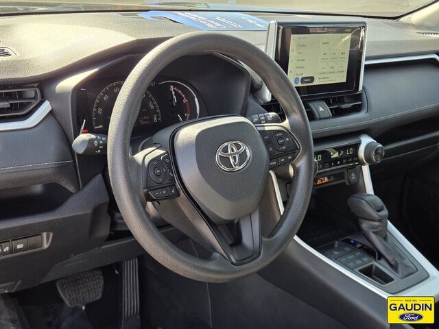 Used 2025 Toyota RAV4 XLE AWD/4WD image 19