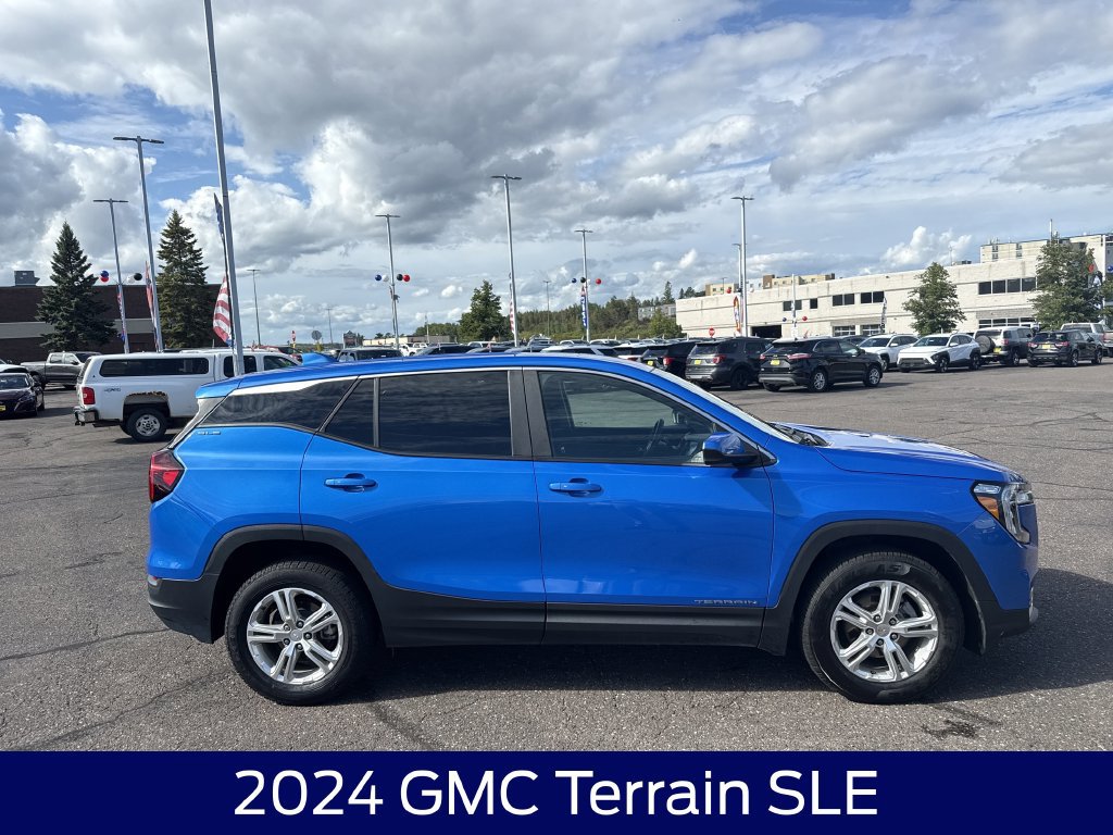 Used 2024 GMC Terrain SLE AWD/4WD image 7
