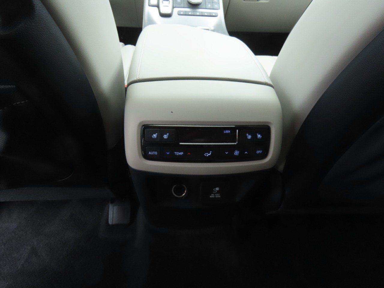 Used 2025 Hyundai Palisade Calligraphy FWD image 23
