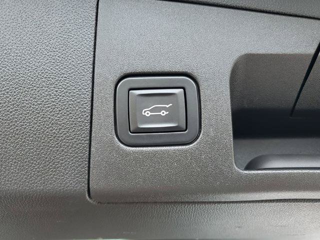 Used 2017 Cadillac XT5 Luxury w/ Driver Awareness Package FWD image 30