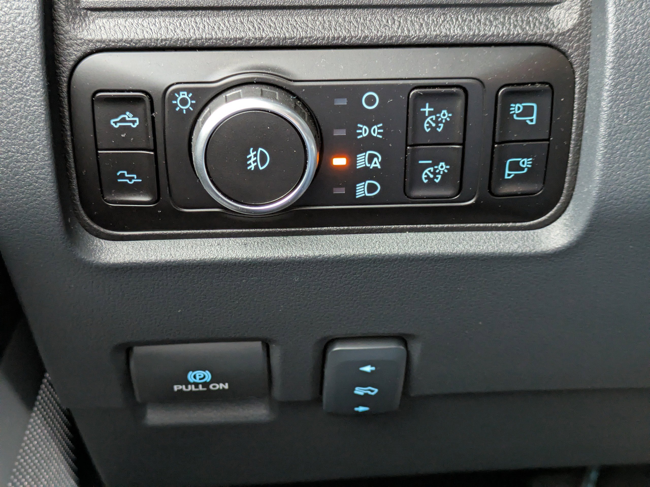 Certified 2025 Ford F250 Platinum AWD/4WD image 28