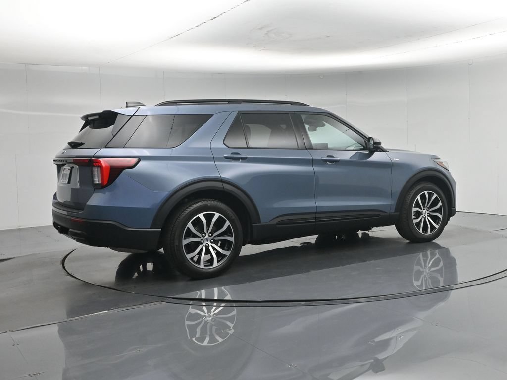 Certified 2025 Ford Explorer ST-Line w/ Premium Package RWD image 31