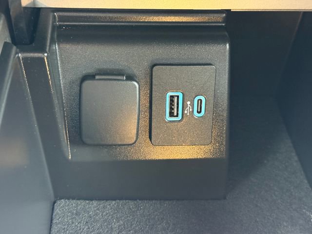 Certified 2023 Ford Explorer Limited w/ Equipment Group 301A image 23