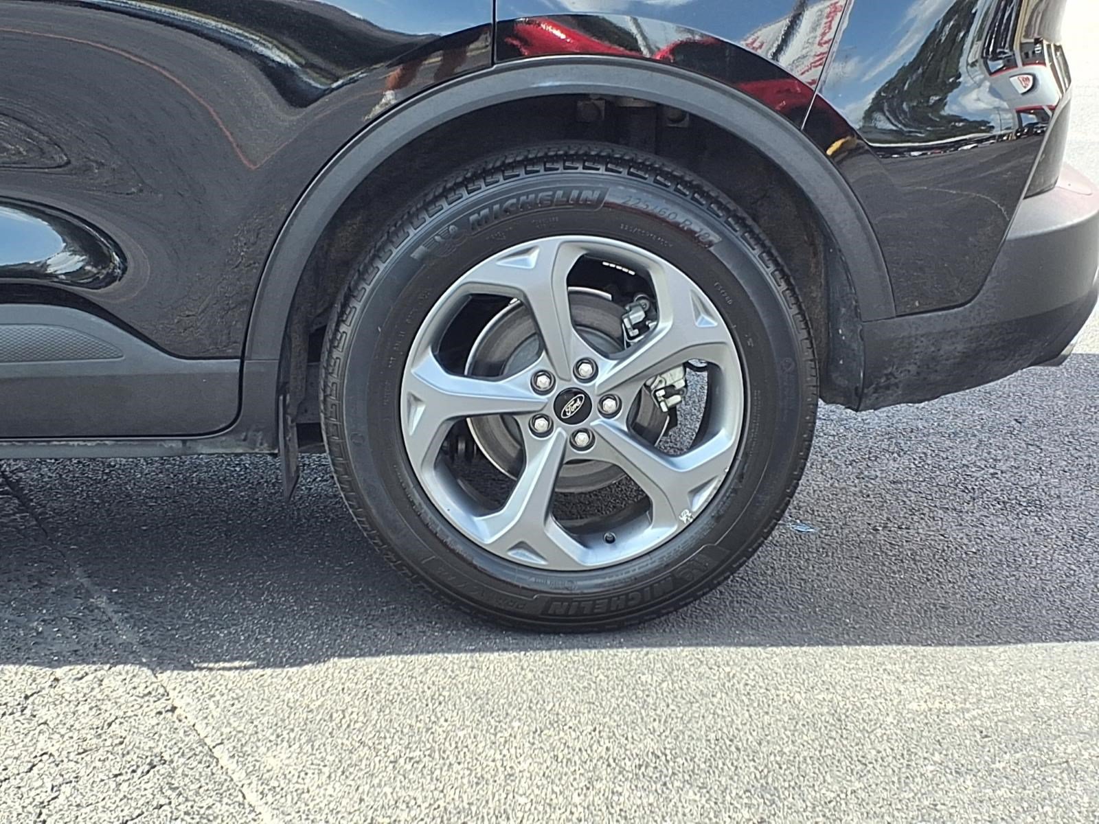 Certified 2025 Ford Escape ST-Line FWD image 10