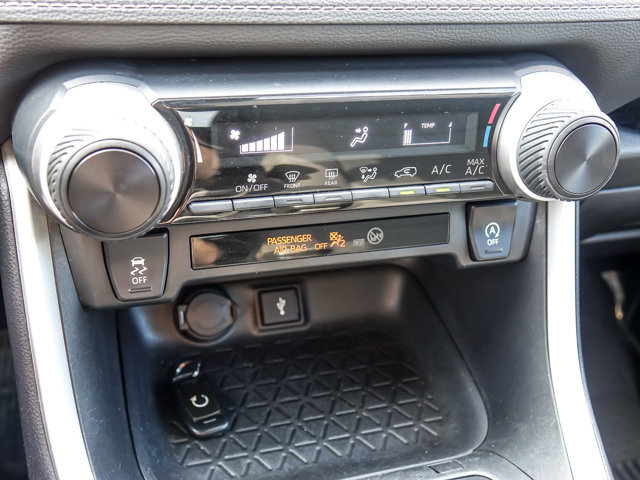 Used 2020 Toyota RAV4 LE w/ All Weather Liner Package AWD/4WD image 17