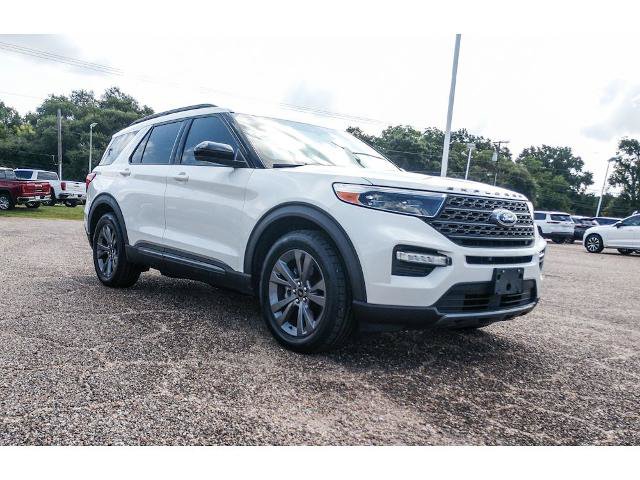 Certified 2023 Ford Explorer XLT w/ Equipment Group 202A RWD image 5