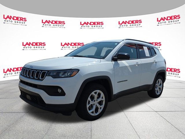 Used 2024 Jeep Compass Latitude AWD/4WD image 7