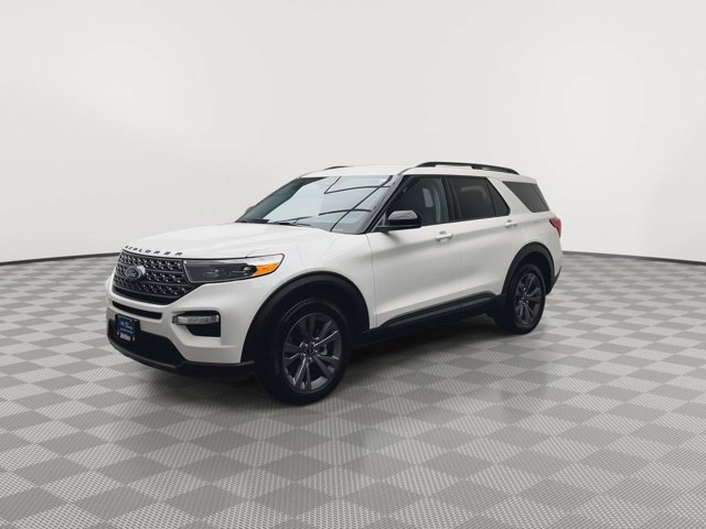 Certified 2023 Ford Explorer XLT w/ Equipment Group 202A AWD/4WD image 35