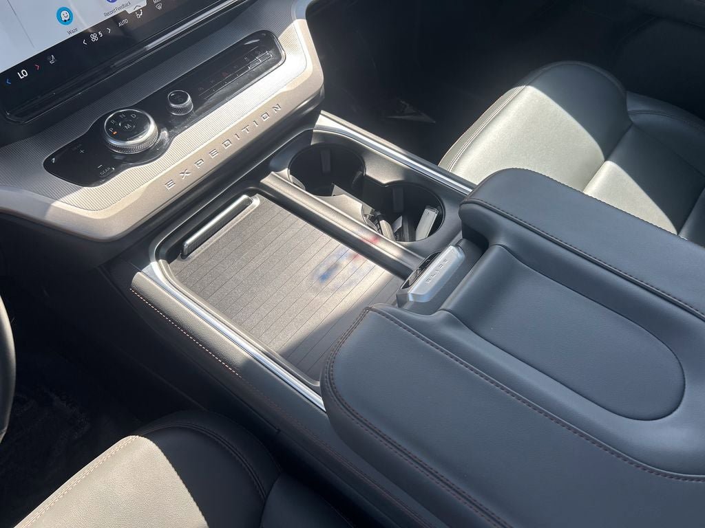 Certified 2025 Ford Expedition Active AWD/4WD image 34