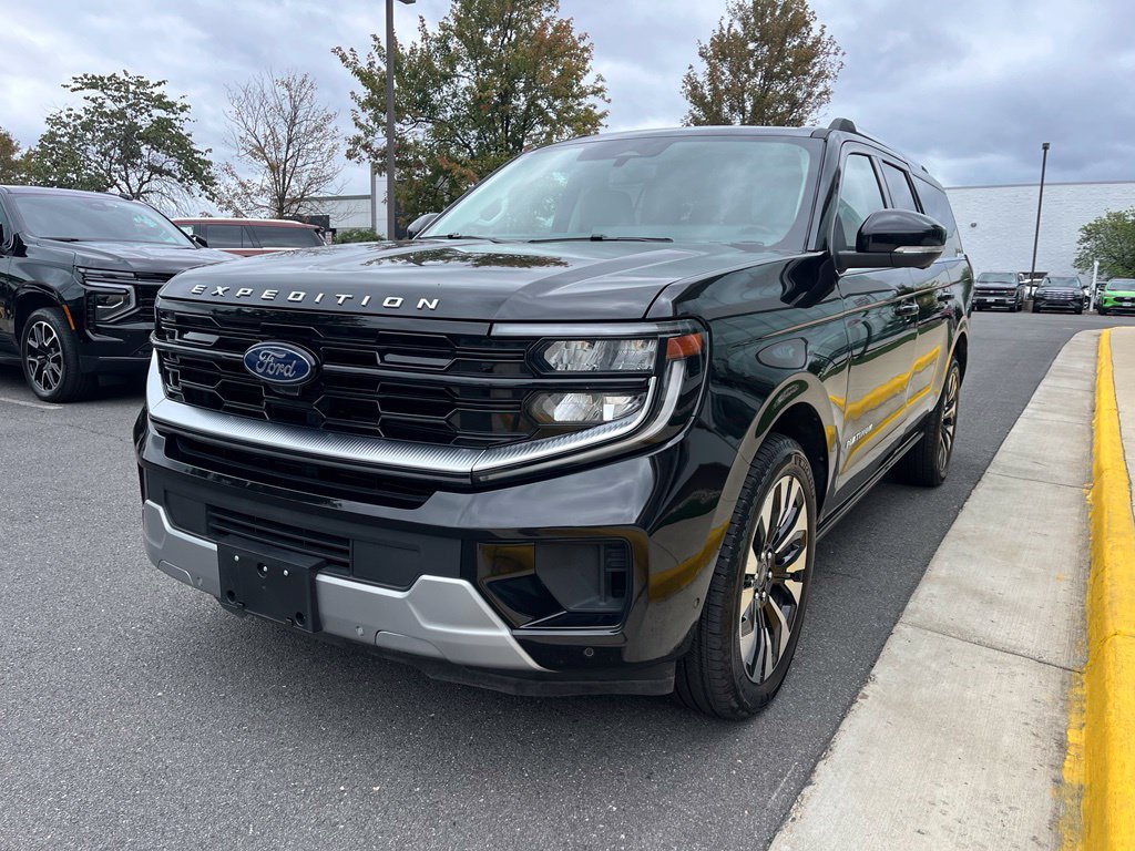 Certified 2025 Ford Expedition Max Platinum w/ Driver's Package AWD/4WD image 3