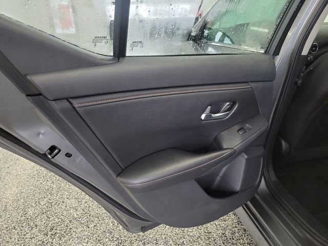 Used 2022 Nissan Sentra SR w/ SR Premium Package image 22