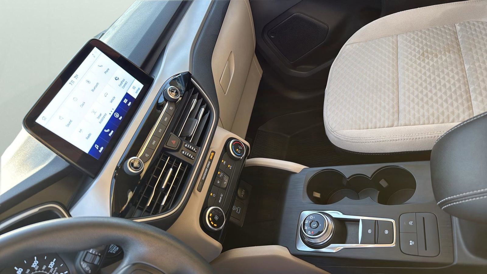 Certified 2022 Ford Escape SE w/ SE Sport Appearance Package image 21