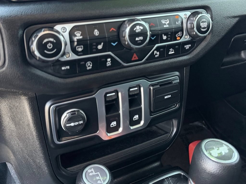 Used 2024 Jeep Wrangler Sport AWD/4WD image 30