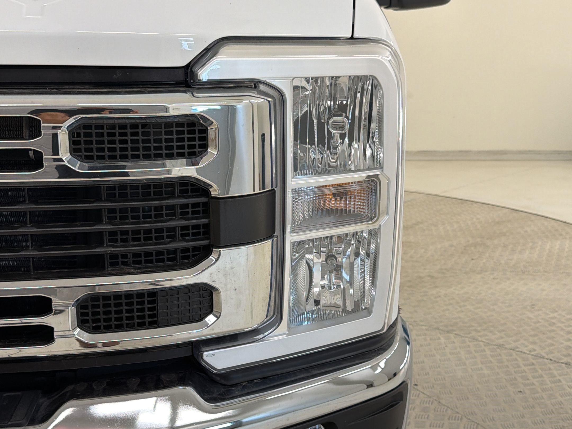 Certified 2025 Ford F250 XLT w/ FX4 Off-Road Package AWD/4WD image 12