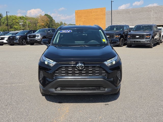 Used 2024 Toyota RAV4 XLE FWD image 2