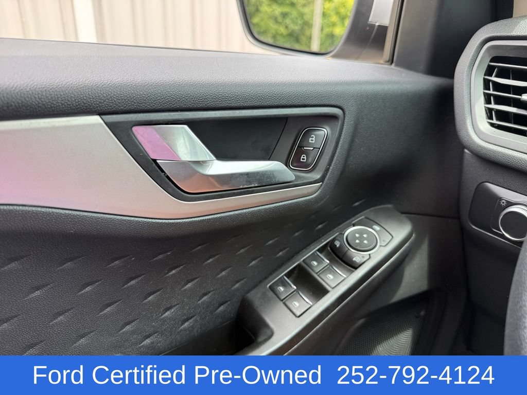 Certified 2020 Ford Escape SE FWD image 17