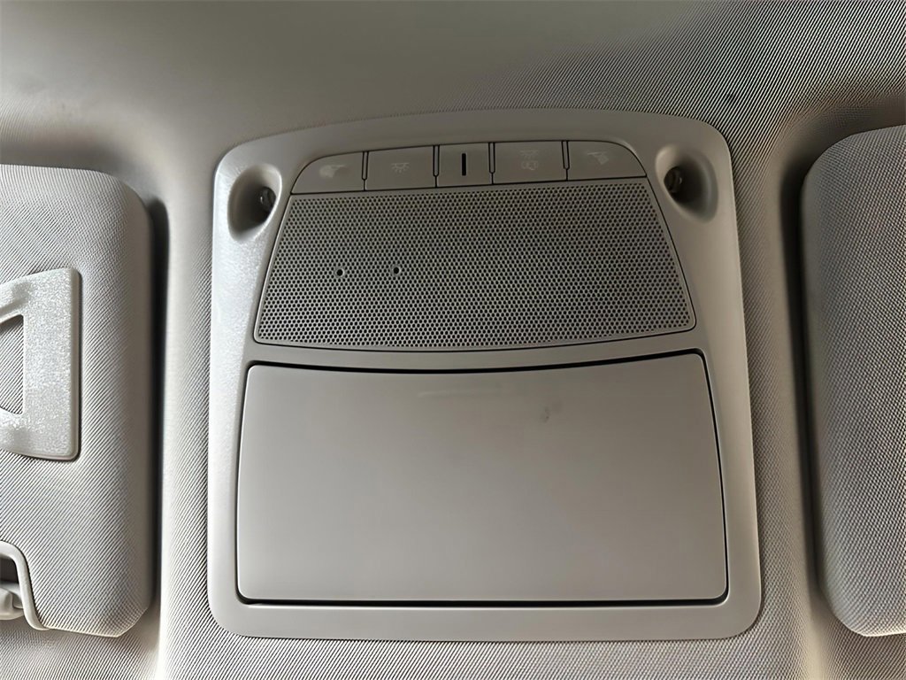 Used 2019 Nissan Rogue SV image 18