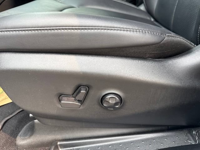Used 2025 Chrysler Pacifica Select FWD image 17