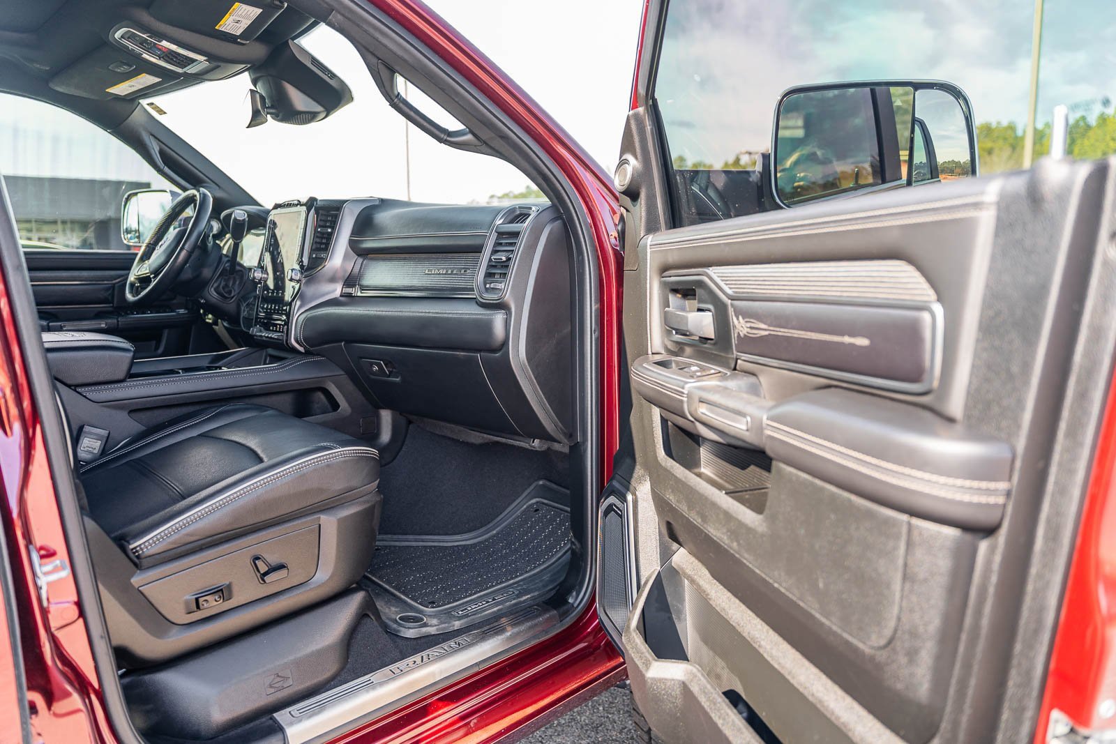 Used 2020 RAM 2500 Limited image 12