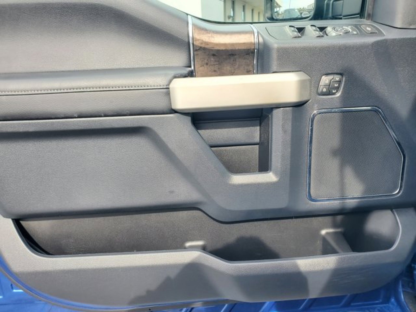 Certified 2022 Ford F250 Lariat w/ Tremor Off-Road Package image 12