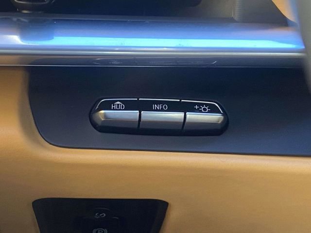 Used 2021 Chevrolet Corvette Stingray Premium Conv w/ Z51 Performance Package image 21