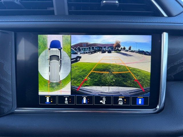 Used 2023 GMC Yukon Denali image 16