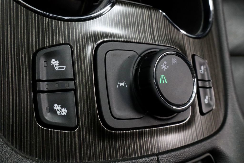 Used 2023 GMC Acadia SLT image 5