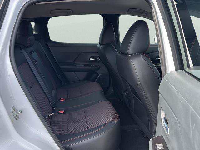 Used 2026 Nissan Kicks SR FWD image 15