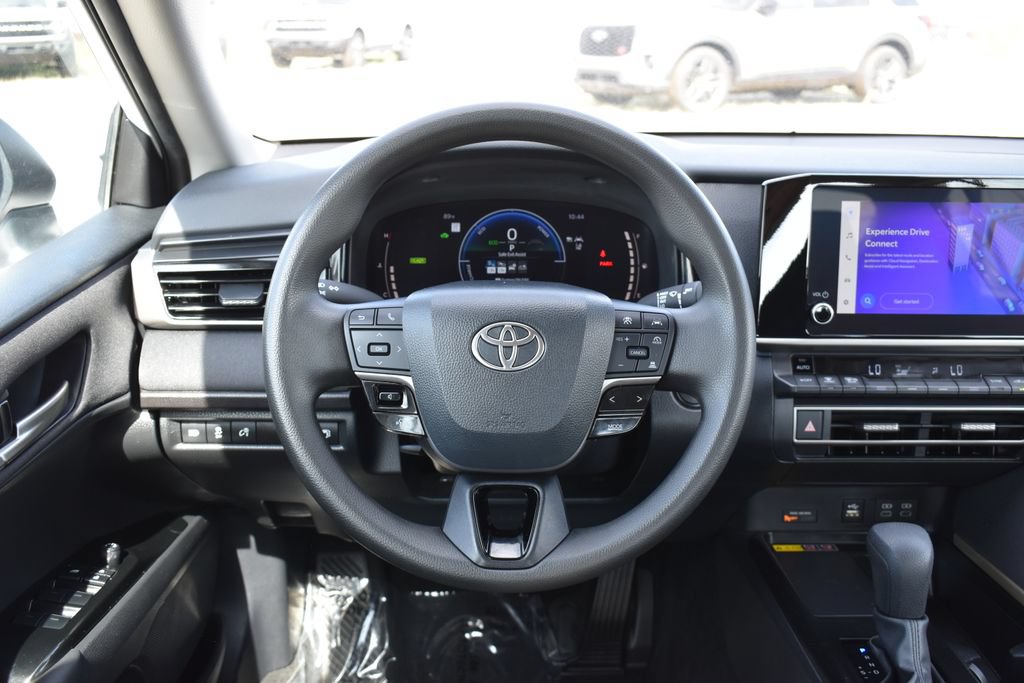 Used 2025 Toyota Camry LE FWD image 16