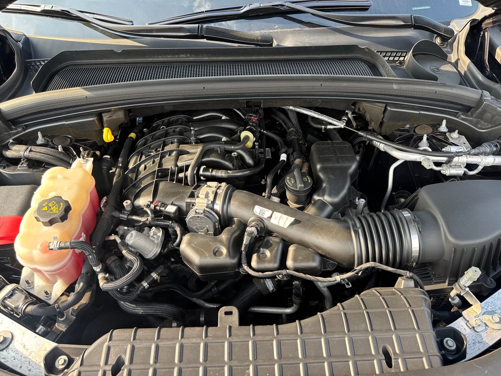 Used 2022 Jeep Grand Cherokee L Limited w/ Black Appearance Package image 19