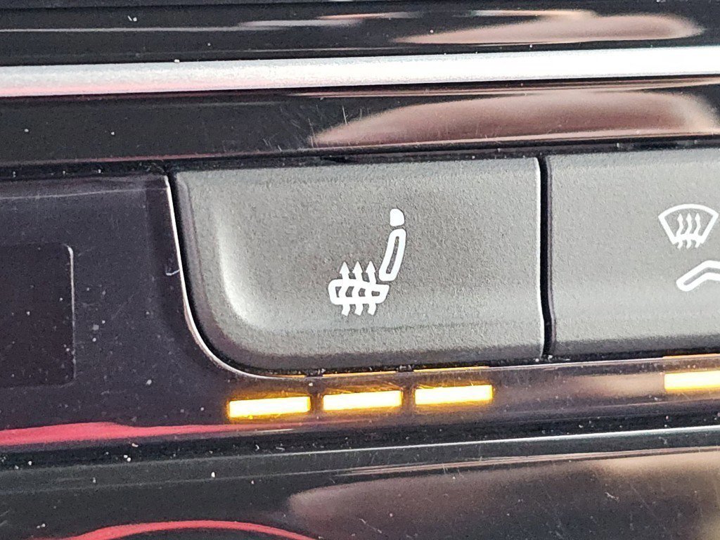 Used 2022 Volkswagen Atlas Cross Sport SEL R-Line image 22