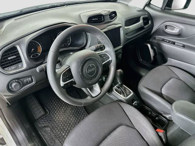 Used 2023 Jeep Renegade Latitude AWD/4WD image 2