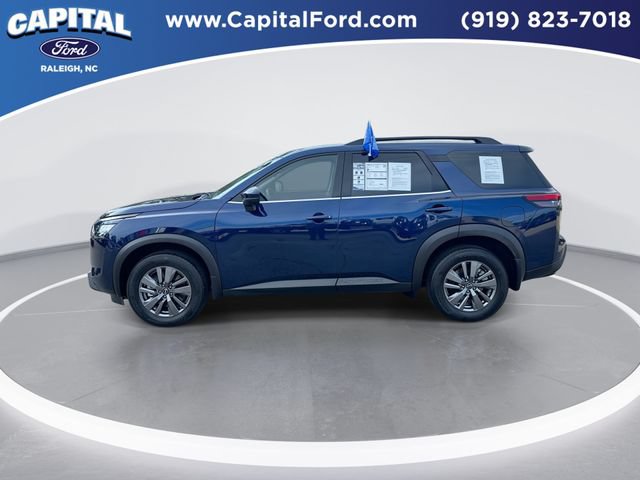 Used 2025 Nissan Pathfinder SV w/ SV Premium Package AWD/4WD image 5