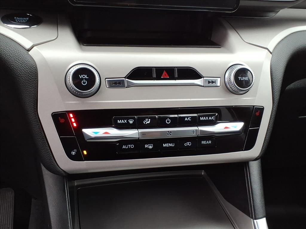 Certified 2023 Ford Explorer XLT w/ Equipment Group 202A image 20