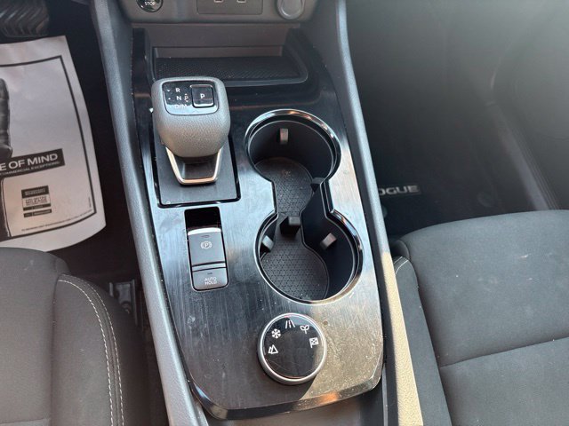 Used 2024 Nissan Rogue S AWD/4WD image 27