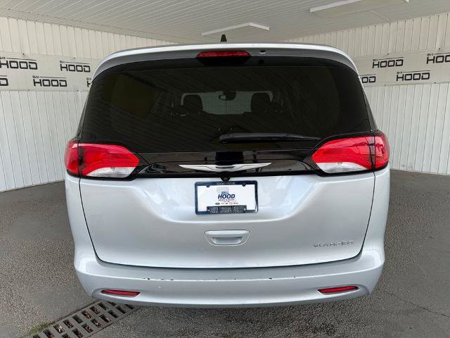 Used 2023 Chrysler Voyager LX FWD image 23