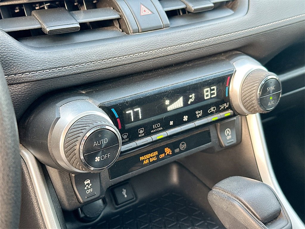 Used 2021 Toyota RAV4 XLE w/ Convenience Package image 15