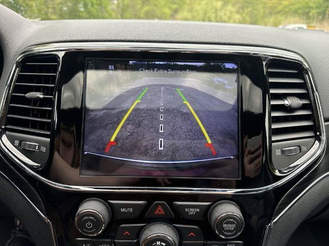 Used 2019 Jeep Grand Cherokee Limited AWD/4WD image 17