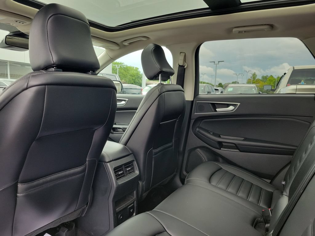 Certified 2024 Ford Edge SEL w/ Convenience Package AWD/4WD image 16