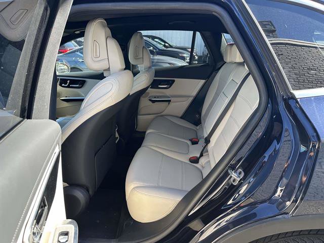 Used 2023 Mercedes-Benz GLC 300 4MATIC image 10