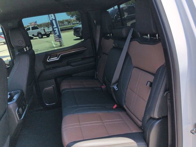 Used 2024 Chevrolet Silverado 1500 High Country w/ Technology Package AWD/4WD image 14
