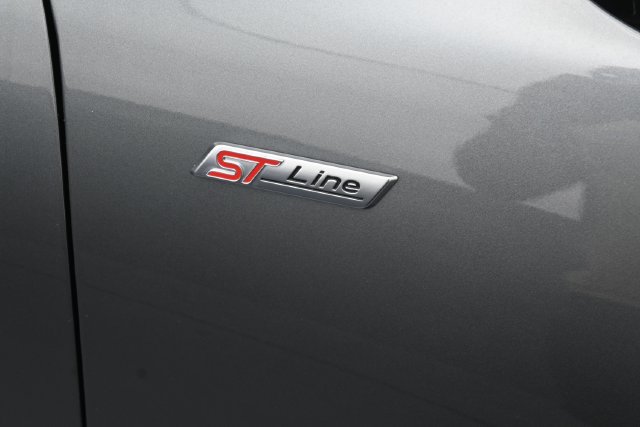 Certified 2025 Ford Escape ST-Line FWD image 30